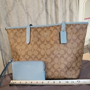 EUC Coach Tote & Wallet Set